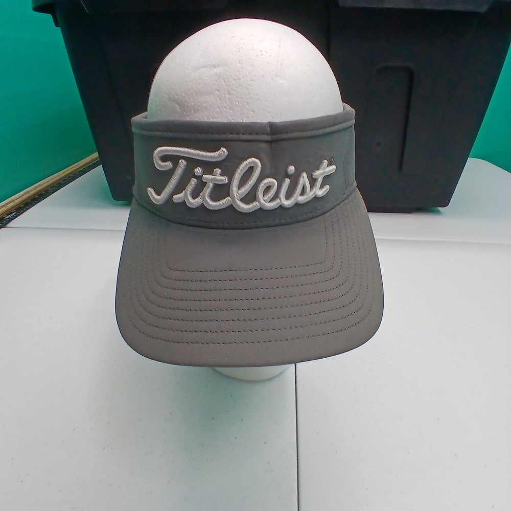 Titleist Golf Visor OSFM Grey Circling Raven Golf Club Embroidered Sporty Hat
